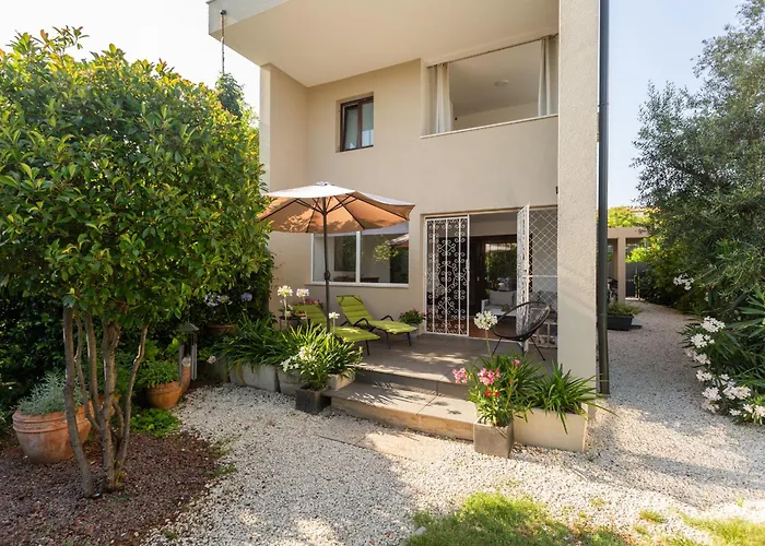 Villa Carla With Garden Poreč