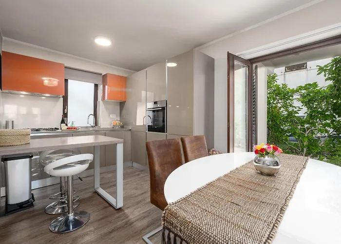 Carla With Garden Poreč