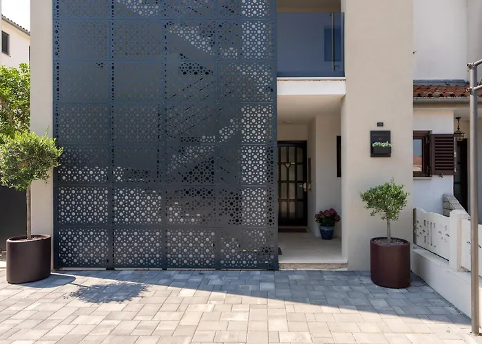 Carla With Garden Villa *