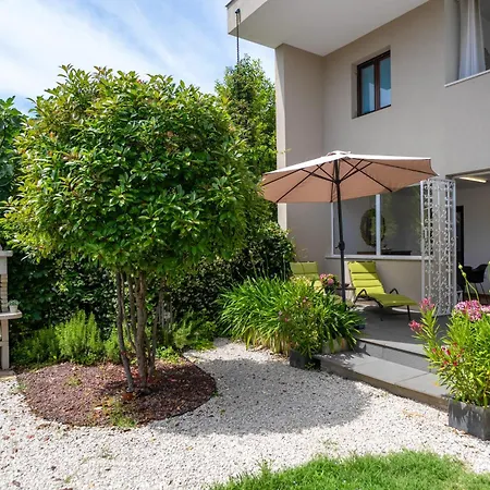 Villa Carla With Garden Poreč