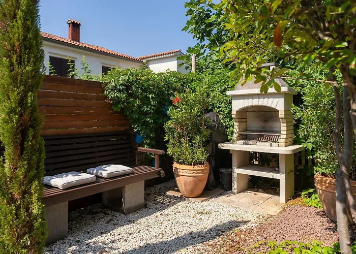 Carla With Garden Villa *