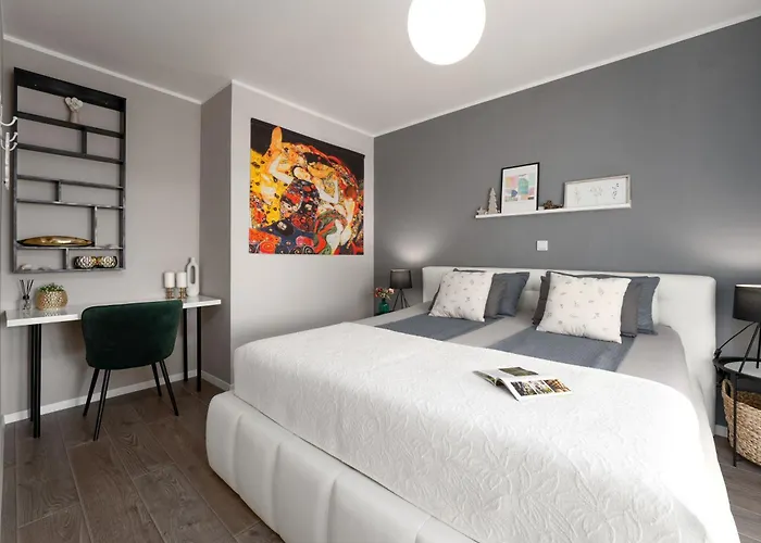 Carla With Garden Poreč