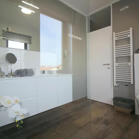 Carla With Garden Villa Poreč